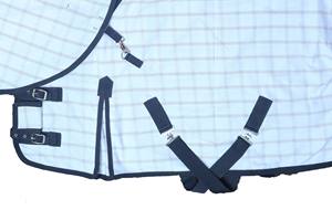 Alfombra de Carreras de Caballos de calidad del exportador indio Diseño de verano Tela impermeable de nailon relleno de algodón de color sólido con capucha desmontable - Product Image 2