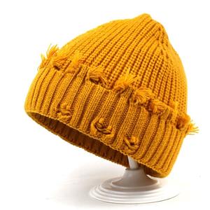 Gorro de Invierno Vintage con Orificios Desgastados, Personalizado con Logotipo, Cálido, Informal, con Puño, para Hombre - Product Image 3