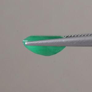 Esmeralda Natural Certificada IGI, Suelta, 4.34 Quilates, Corte Esmeralda Octogonal, 11.5x9mm, Tallada a Mano, Encerada/Aceitada, Pulida, Piedra Ligera, Fina - Product Image 2