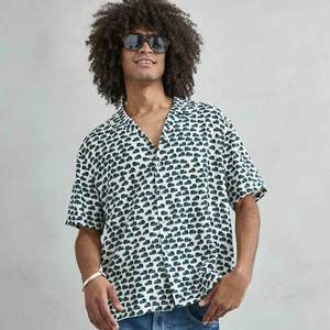 Camisa Casual de Verano 2026 para Hombre, Cuello en V, Manga Corta, con Botones, Antiarrugas, Estampado Animal, para Uso Diario - Product Image 1