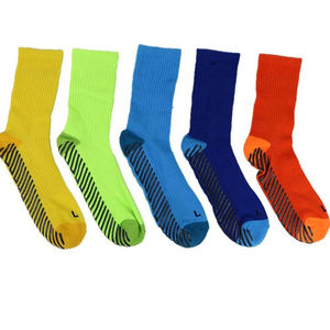 Chaussettes de sport unisexes pour jeunes, fabrication pakistanaise, vente en gros, couleurs personnalisées, logo sur le bas, respirantes, séchage rapide, coton et laine, numériques - Product Image 6