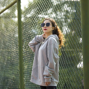 Sweat à capuche court à manches longues respirant léger pour femmes - Product Image 5