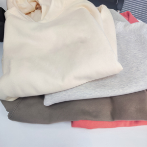 Sudadera con capucha básica de algodón-Sudadera unisex de corte limpio con tela suave para atuendos diarios informales, desplazamientos o looks de capas - Product Image 3