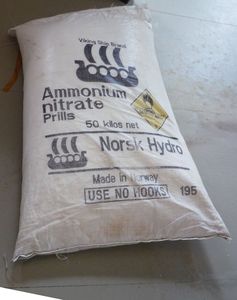 Nitrate <b>Fertilizer</b> NH4NO3 99% – Fast Dissolving Nitrogen <b>Fertilizer</b> - Product Image 3