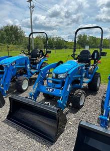 Tracteur tondeuse d'occasion 2020 LS 20 CV pour moteur diesel, transmission 4x4, accessoires, utilitaire compact de qualité industrielle - Product Image 4