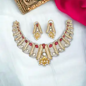 Derniers bijoux indiens de mode de créateur exclusif ensemble de colliers Kundan de mariage lourd Collection de bijoux de mode pour fille 2024