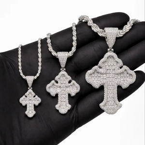 Pendentif Croix Royale Gothique Baguette en Moissanite Iced Out en Argent 925 sans Chaîne, Style Hip Hop - Product Image 1