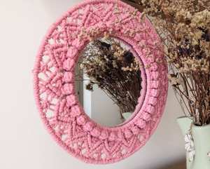 Miroir mural en macramé léger, fait main et personnalisé, accent décoratif moderne pour salon, chambre et entrée - Product Image 4