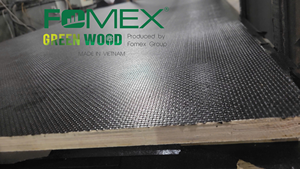 Contreplaqué filmé antidérapant 1220x2440mm 1250x2500mm Utilisation en construction Noyau en acacia/eucalyptus 9-21mm - Product Image 2