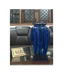 Urnas funerarias antiguas de metal a la venta, nuevo diseño decorativo, venta al por mayor, urnas de la mejor calidad, aspecto elegante de diseñador - Product Image 1