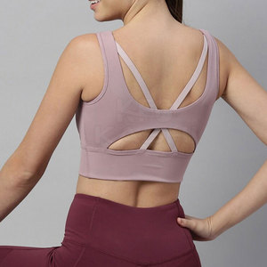 Sujetador deportivo elegante hecho de tela de secado rápido con correas traseras ajustables para un ajuste perfecto, ideal para entrenamientos en el gimnasio. - Product Image 5