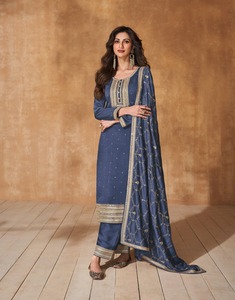 Vêtements pakistanais brodés de qualité supérieure pour femmes, ensemble de costumes Salwar Kameez à vendre au meilleur prix - Product Image 4