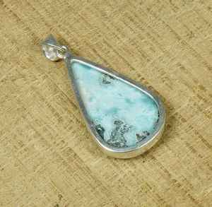 Colgante de Larimar Hecho a Mano, Gema Azul Caribeña en Forma de Lágrima, Joyería de Plata de Ley, Elegante Regalo para Mujer - Product Image 3
