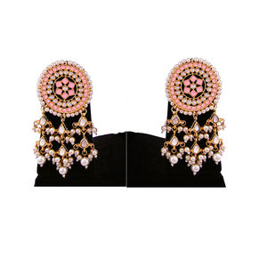 Boucles d'oreilles pendantes Statement plaquées or avec perles, base métallique durable, pour soirée, tenue de mariée, bijoux pour femme - Product Image 2