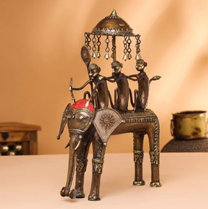 Femme musicale sculpture d'art Dhokra, art intemporel en laiton fait main pour enrichir votre décoration intérieure. Disponible aux prix de gros. - Product Image 2