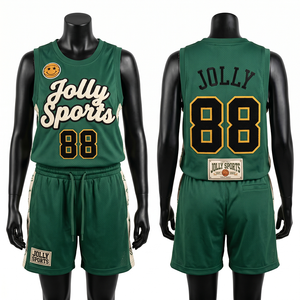 Conjunto de camiseta y pantalones cortos de baloncesto para mujer, tela de malla transpirable GSM, paneles en contraste negros, logotipo personalizado por transferencia térmica, conjuntos para mujer - Product Image 5