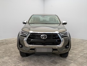Toyota Hilux Pickup 4x4 Automática Turbo Diésel, Neumáticos R18, Volante a la Izquierda, Faros LED, Asientos de Cuero Oscuro, Euro VI - Product Image 2