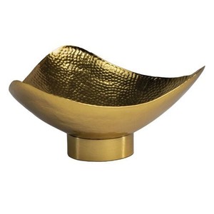 Bols de service classiques sculptés à la main en laiton majestueux avec des motifs floraux artistiques pour le décor de table à manger de cuisine - Product Image 5