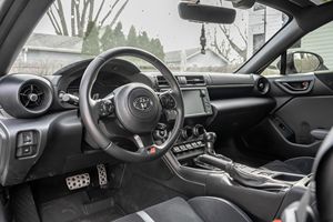 2023 GR86 PRE-MIUM Low Mileage Sound Engine R18 Tyre Panoramic Sunroof LED - Product Image 2