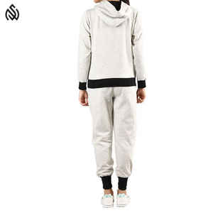 Chándal cortavientos Conjuntos de mujer Nuevo diseño OEM Chándales de mujer Ropa deportiva Conjuntos cortavientos - Product Image 2