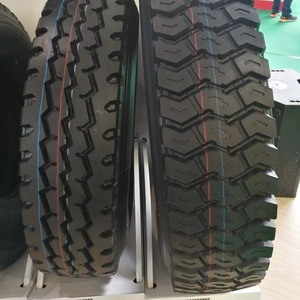 Pneu de camion 295/75R22.5 16PR à motif de direction, conçu pour une direction précise, une meilleure consommation de carburant et des performances routières fiables. - Product Image 1