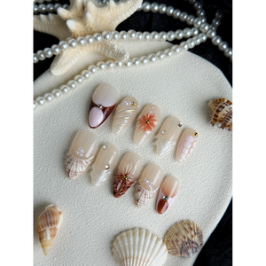Uñas Postizas Crimson Shell Elegantes y a la Moda - Product Image 2