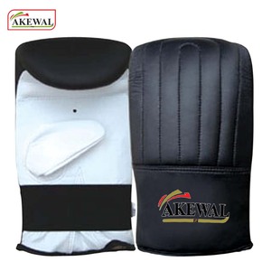 Gants de boxe d'entraînement AKEWAL en cuir de vachette, best-sellers - Légers et imperméables, logo personnalisé, qualité supérieure - Product Image 3