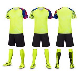 Sublimación de alta calidad, ropa de fútbol, fabricante de camisetas de fútbol, conjunto de camisetas con impresión de logotipo personalizado, fabricado y suministrado en Pakistán - Product Image 3