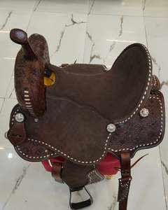 Selle de barrel racing western en cuir, finition rugueuse, assise rigide en plastique, taille personnalisée, ferrures en laiton, durable, confortable, très vendue - Product Image 4