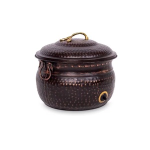 Bol de tuyau en cuivre fini martelé antique avec couvercle et poignée en laiton pour la maison jardin arrosage plantes bol de tuyau de jardin décoratif - Product Image 1