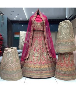 Nuptiale de mariage danse de nuit NavratriLehengaCholi pour les femmes en rouge avec chemisier de travail miroir - Product Image 5