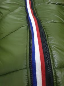 แจ็กเก็ตขนเป็ดแวววาวสำหรับผู้ชายเสื้อแจ็กเก็ตผ้าใบกันหนาวบุโพลีเอสเตอร์สีเขียวมะกอกถอดออกได้สไตล์สตรีทแวร์ - Product Image 3