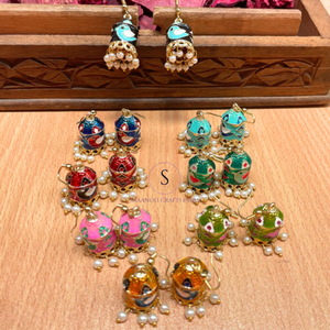 Pendientes Jhumkas con Esmalte y Perlas, Pendientes Jhumka Jhumki con Diseño de Aves, Pendientes de Diseñador para Mujeres y Niñas - Product Image 4