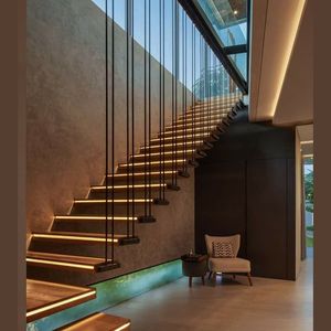 <span class=keywords><strong>Escalier</strong></span> flottant d'entrée majestueux sur mesure, conçu avec une poutre monolithique <span class=keywords><strong>en</strong></span> cascade et des jardinières intégrées - Product Image 4