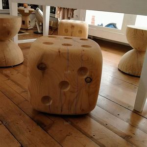 Dés en bois au design moderne de qualité supérieure, forme et taille personnalisables, durables pour un lancer fluide et un jeu longue durée - Product Image 1