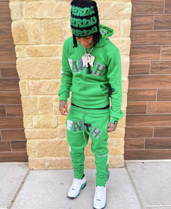 Sudadera con bordado de chenilla de algodón personalizada unisex, Sudadera con capucha forrada de satén, conjunto de chándal con pantalones de chándal para hombre - Product Image 3