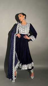 Robe Afghani pour femmes avec broderie florale élégante et tissu traditionnel, parfaite pour les célébrations festives - Product Image 2