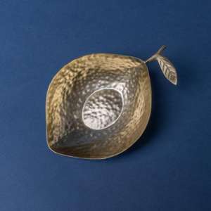 Bol de service en laiton antique en forme de feuille pour la décoration intérieure classique et le service avec une finition antique à bas prix - Product Image 1