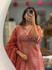 Tenue de fête 3 pièces pour femmes élégantes, belle broderie droite Kurti avec motif pantalon Dupatta imprimé en aluminium - Product Image 4