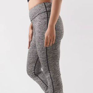 High Quality <b>Women's</b> Seamless Gym Fitness Yoga Pants Breathable Knitted Material Customizable Mid-Waist Scrunched Butt Summer - Product Image 2