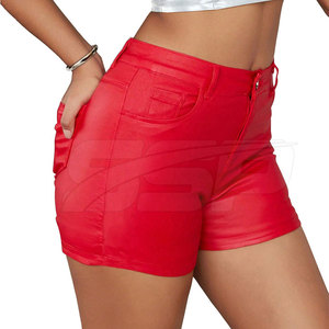Shorts en cuir respirants et confortables pour femmes grandes tailles, avec logo personnalisé, écologiques, imperméables, à volants, style décontracté et urbain - Product Image 3
