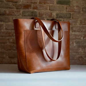 Sac à bandoulière fourre-tout en similicuir pour femme de couleur personnalisée Sac à main élégant de grande capacité avec sangle AV-0063 - Product Image 1