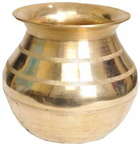 Olla de agua lota de cobre de primera calidad estilo antiguo con diseño grabado, utilizada para rituales espirituales y almacenamiento de agua. - Product Image 6