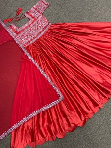 ชุดทำงานมีเพชรทำด้วยมือ - Product Image 2