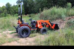 Tractores Mini Bad Boy Serie 10 - 1025H de 25 HP NUEVOS/Usados con Cargador 105 en Venta - Product Image 6
