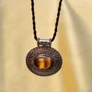 Collar al por mayor con colgante étnico de ojo de tigre de latón, chapado en plata oxidada, geométrico y tribal - Product Image 6