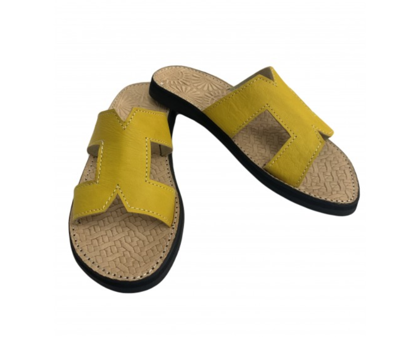 สีเหลือง