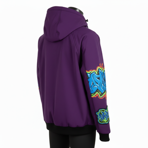 Chaqueta softshell premium para hombre en morado intenso con paneles de manga con arte de grafiti y bordado de logotipo personalizado completo, estilo casual. - Product Image 5