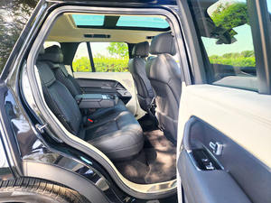 LAND ROVER RANGE ROVER VOGUE P530, V8 4.4L BLACK EDITION SUV d'occasion 2024, entièrement équipée et luxueuse, prête à être expédiée dans le monde entier - Product Image 4