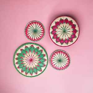 Mayoristas Recién llegado Ecológico Hecho a mano Multicolor Moonj Cesta de pared de hierba para la decoración de la pared del hogar Cesta colgante - Product Image 6